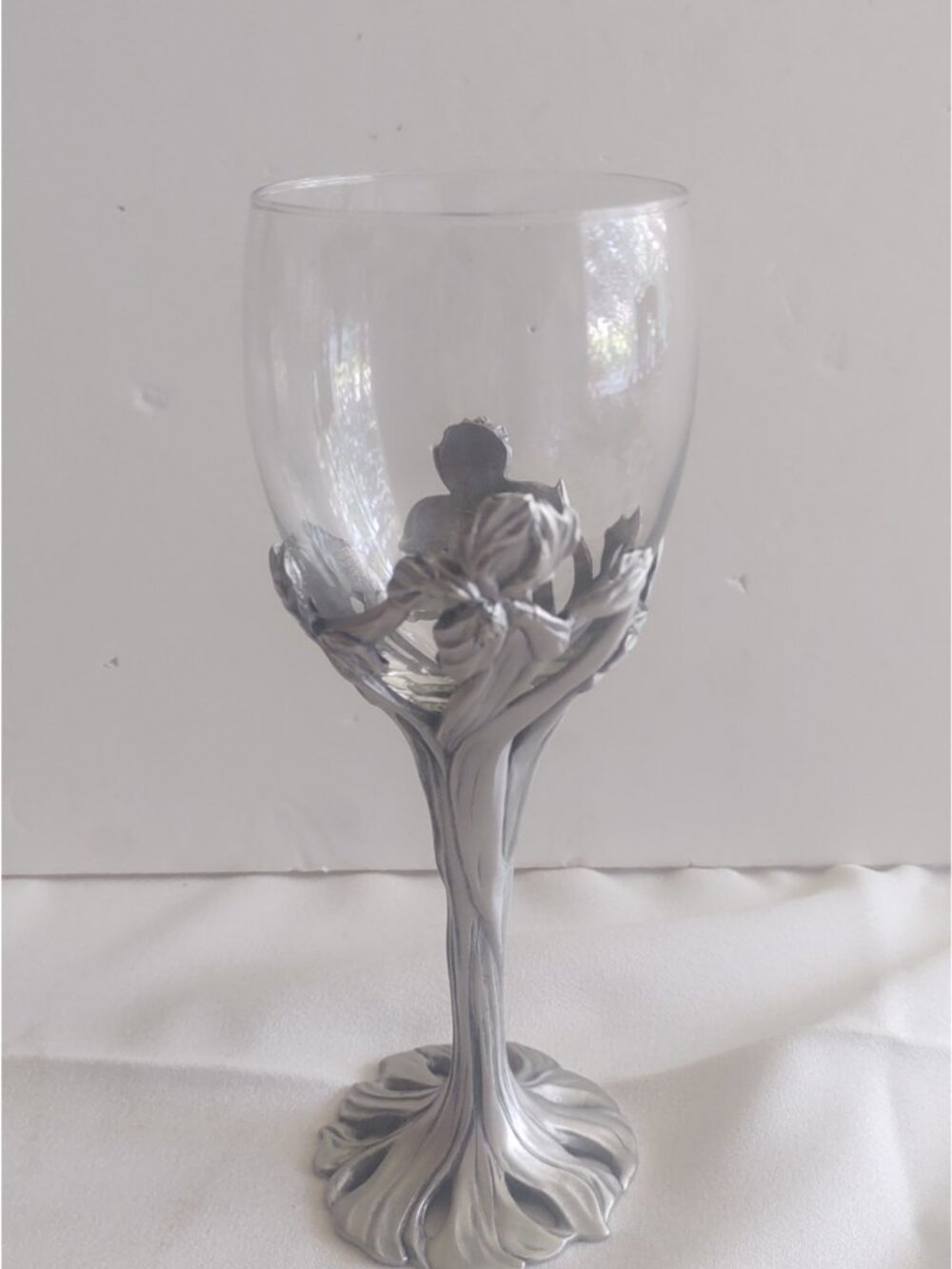 Seagull Canada Pewter Base Hand Blown Glass Wine Glass 7 1/2" Tall Rose Pattern